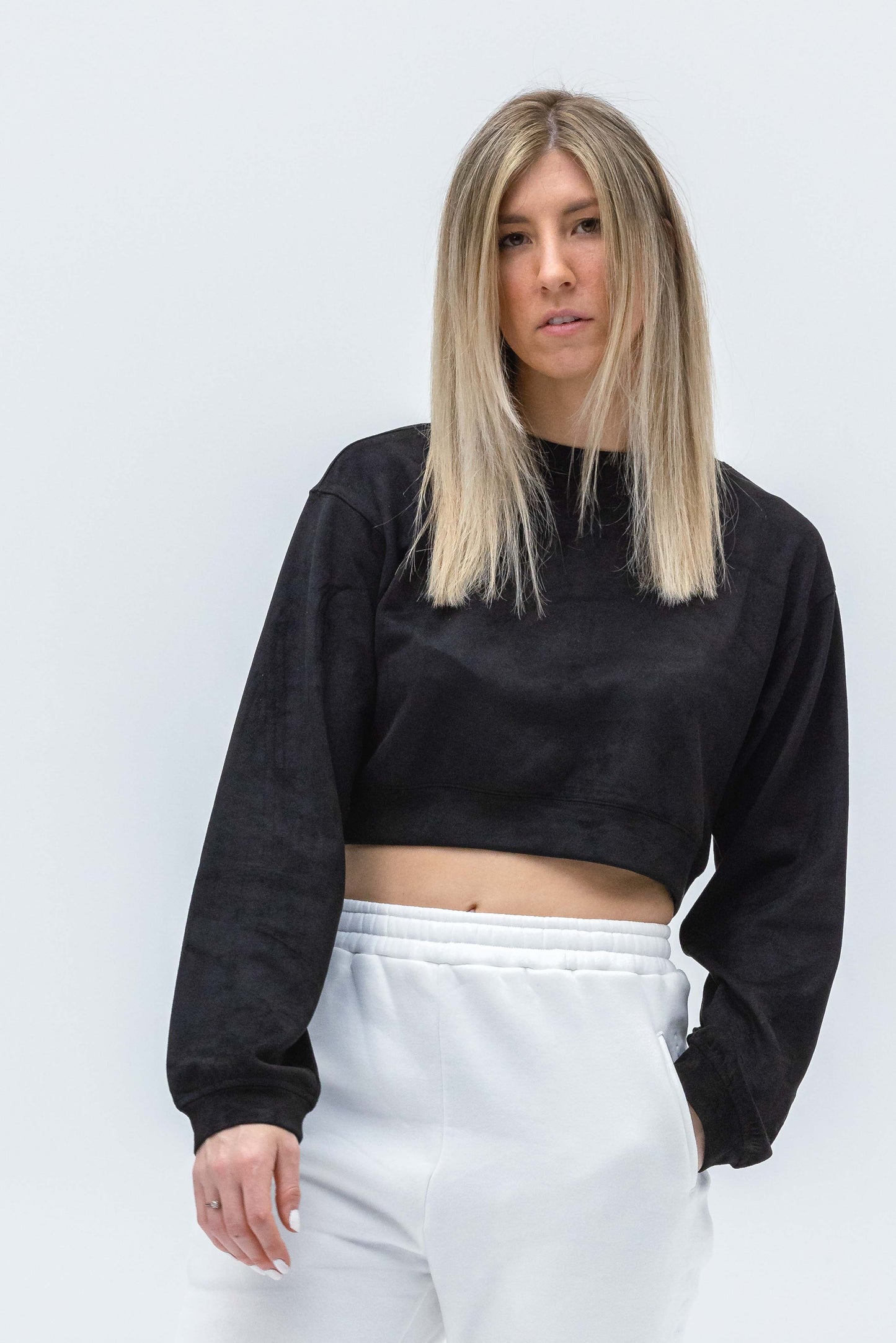 Signature Crop Pullover